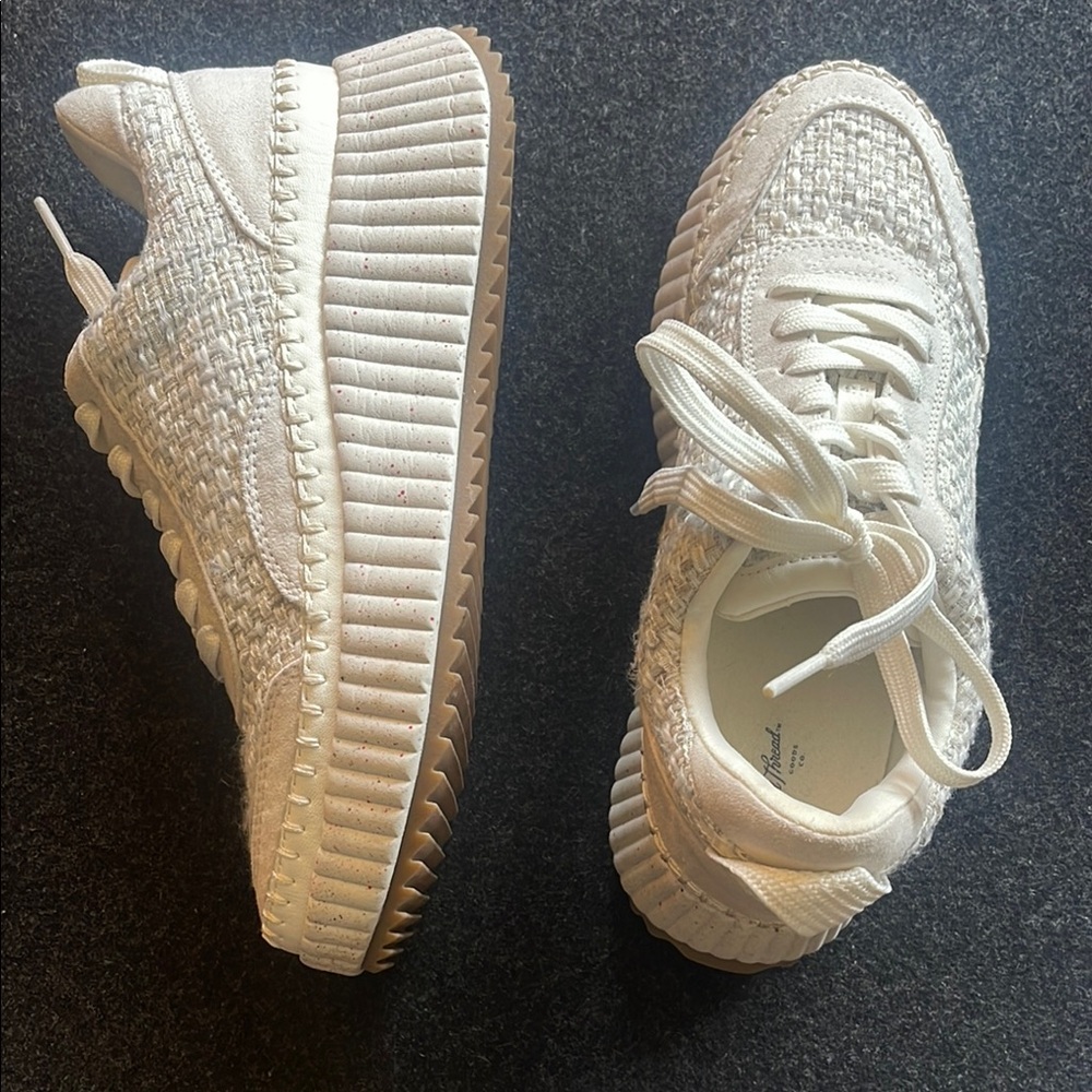 Stylish Cream Textured Sneakers